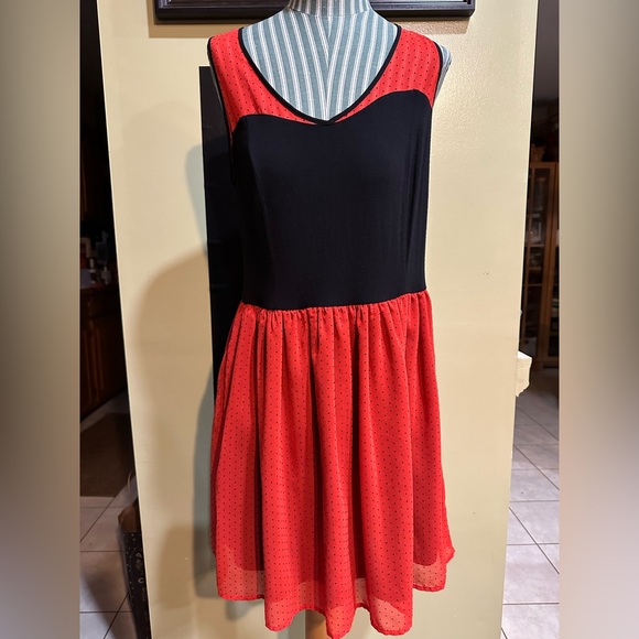 Eric & Lani dress, Size M. Red sheer with tiny black polka dots. EUC. - Picture 3 of 12